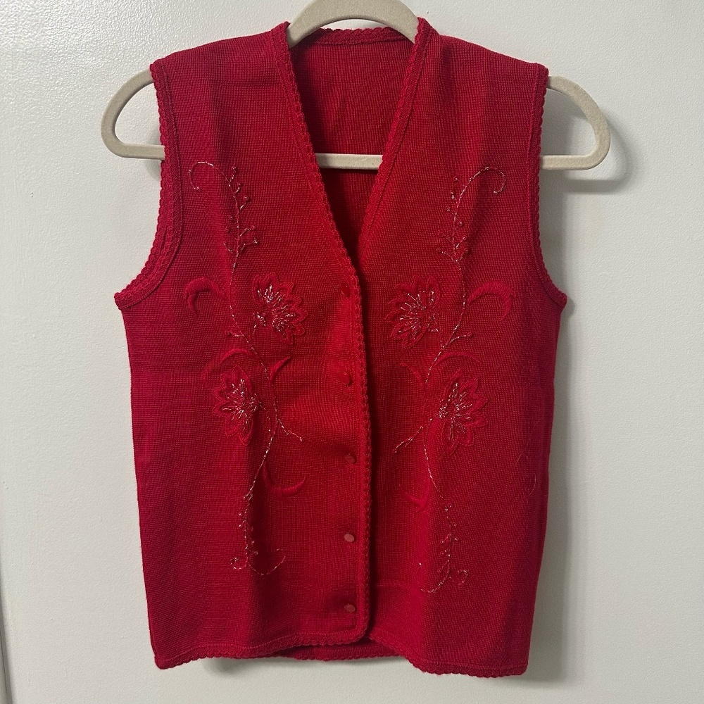 Vintage Red Sweater Vest Womens M Floral Embroidered Button Front Cottagecore
